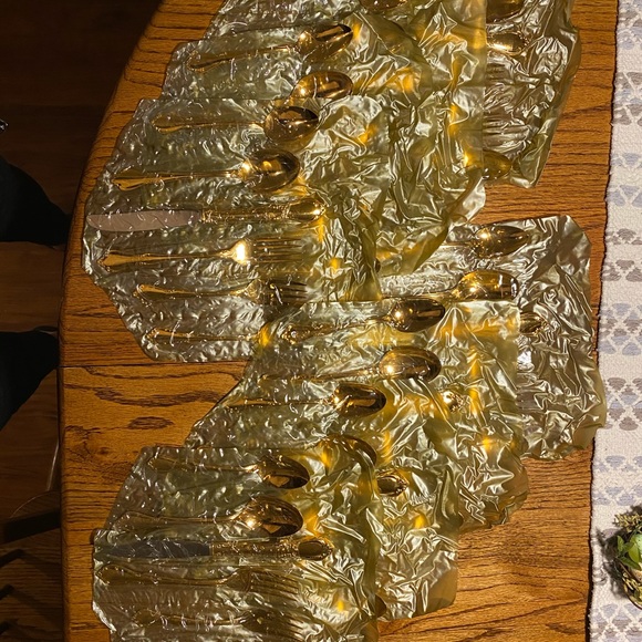 Vintage Oneida Golden Chateau flatware - Picture 2 of 15